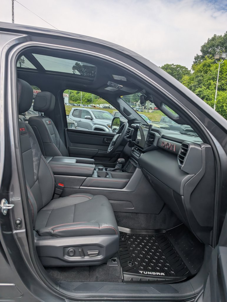 Used 2026 Toyota Tundra Limited AWD/4WD image 20