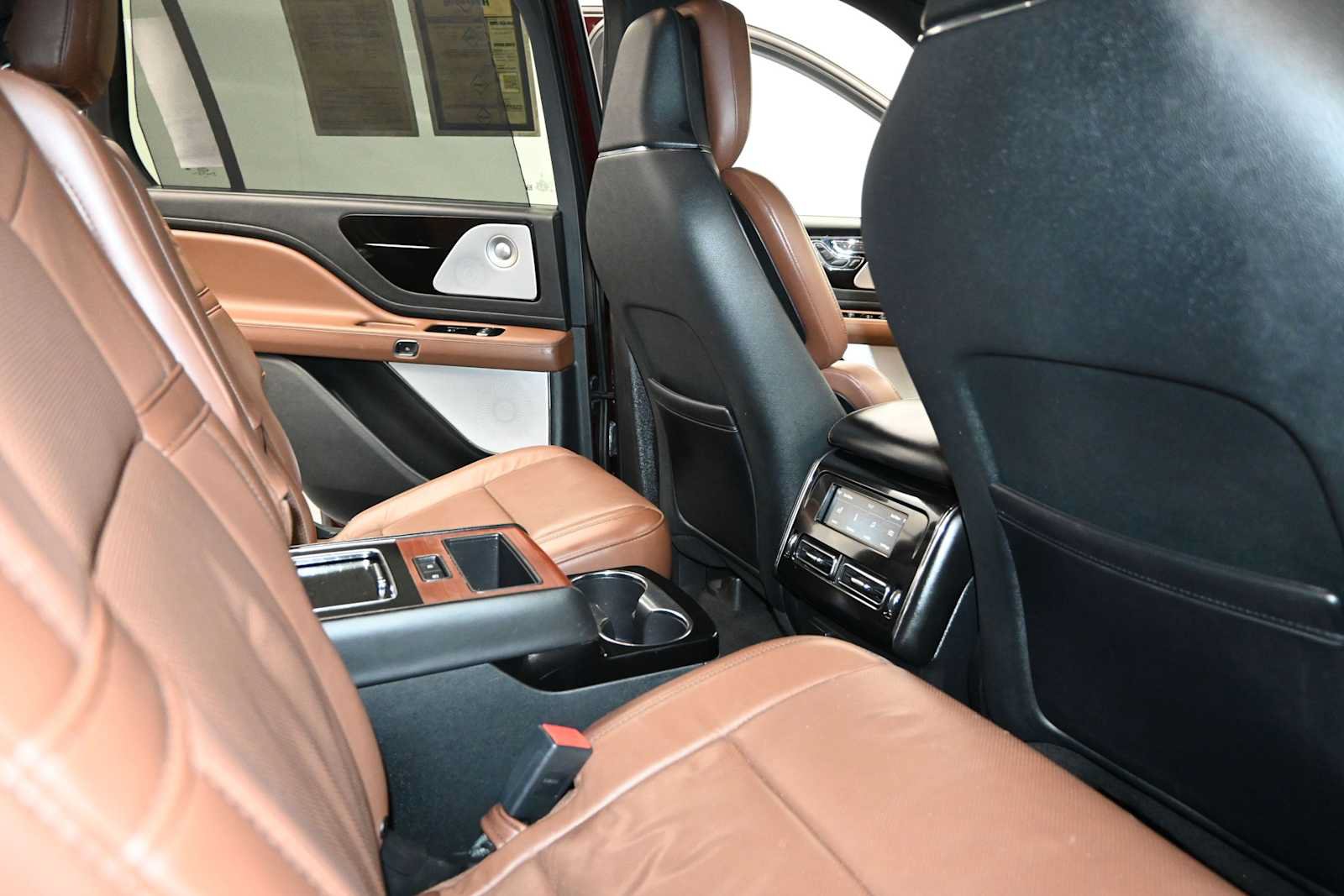 Used 2020 Lincoln Aviator Reserve w/ Equipment Group 202A AWD/4WD image 31