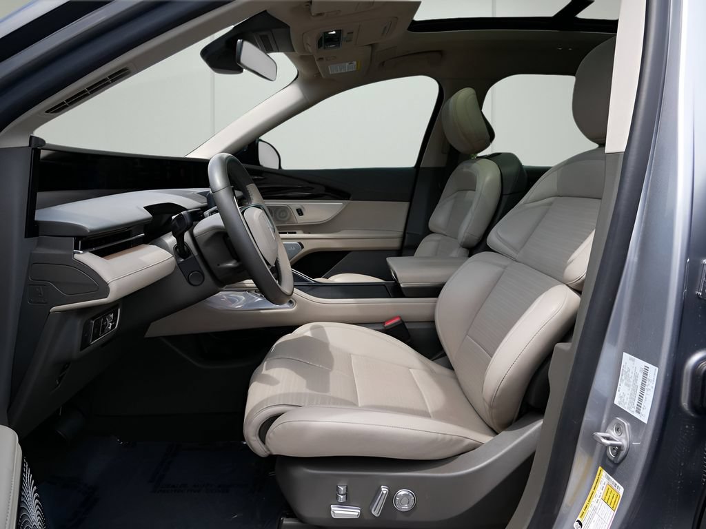 Used 2025 Lincoln Nautilus Reserve AWD/4WD image 10