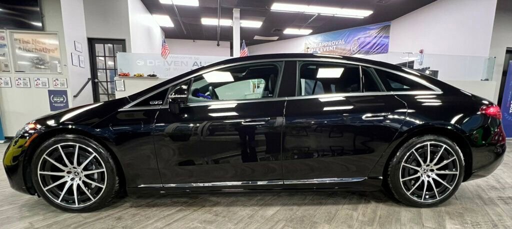 Used 2023 Mercedes-Benz EQS 580 4MATIC Sedan image 2