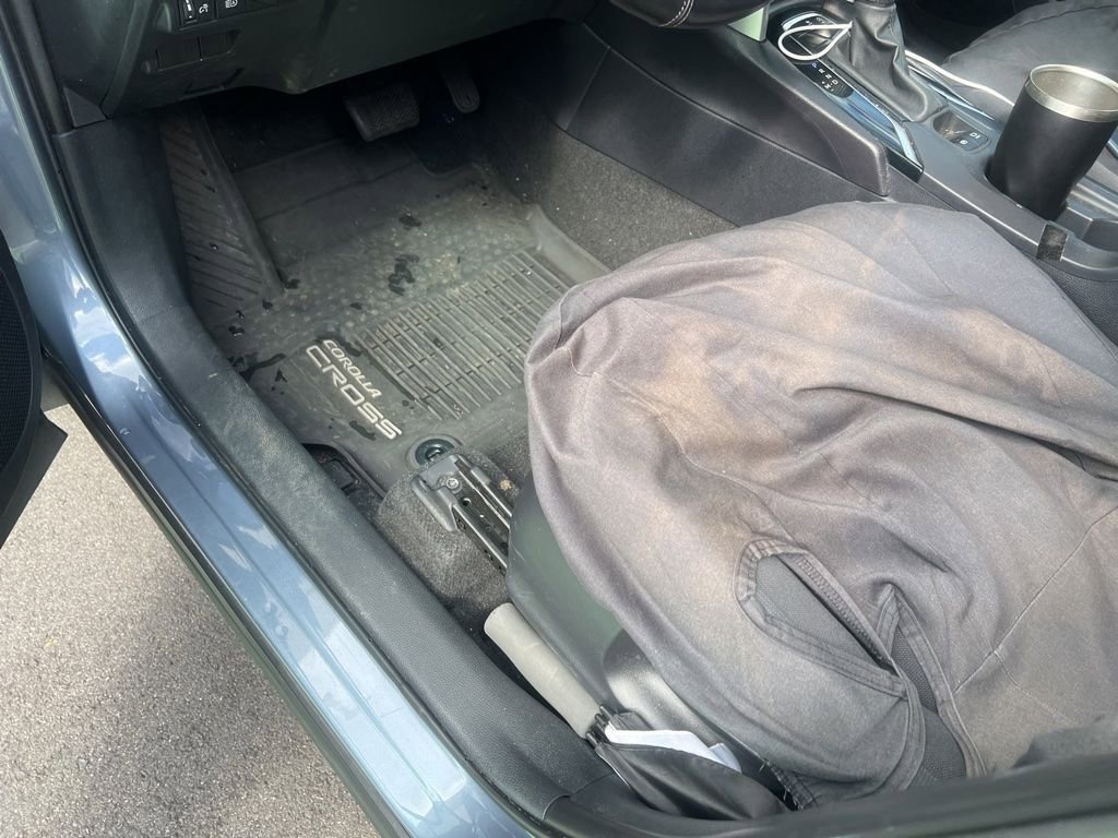 Used 2022 Toyota Corolla Cross LE image 5