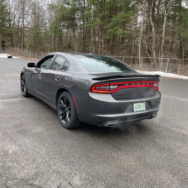 Used 2018 Dodge Charger SXT w/ Blacktop Package image 3