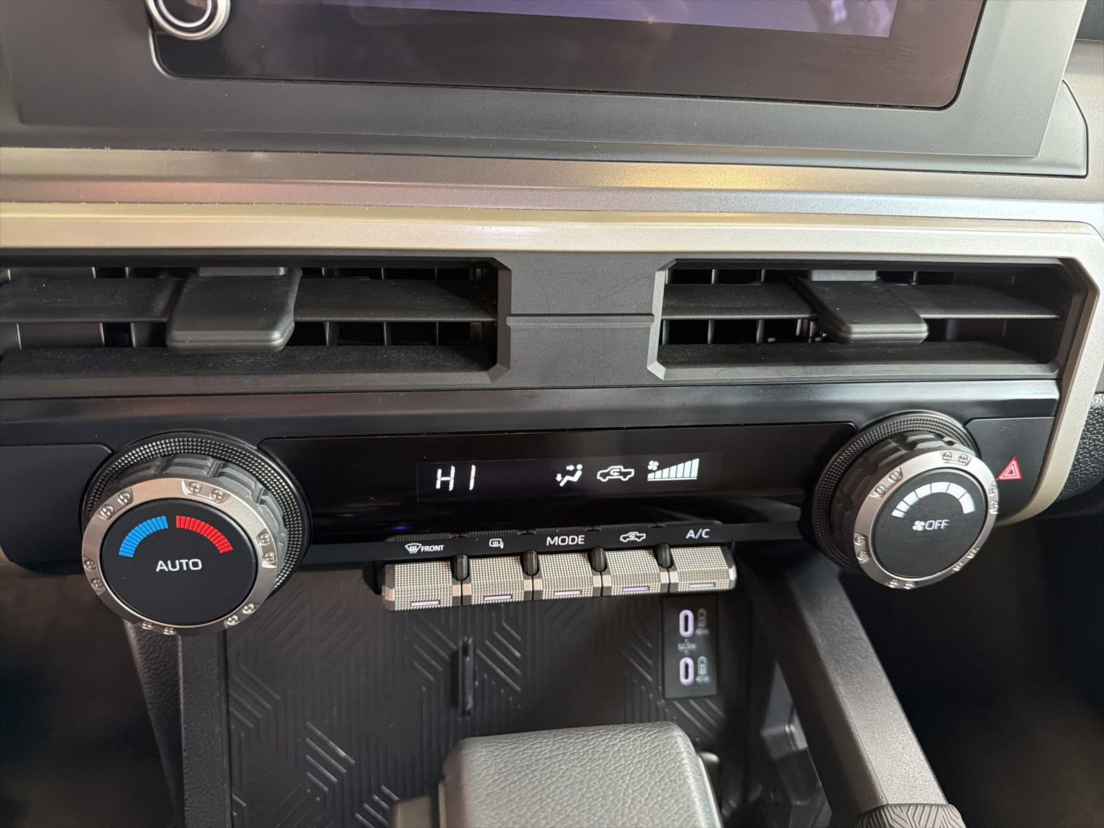 Used 2025 Toyota Tacoma TRD Off-Road image 24