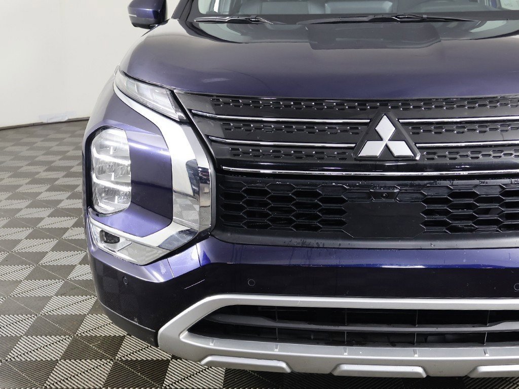 Used 2024 Mitsubishi Outlander SE image 14