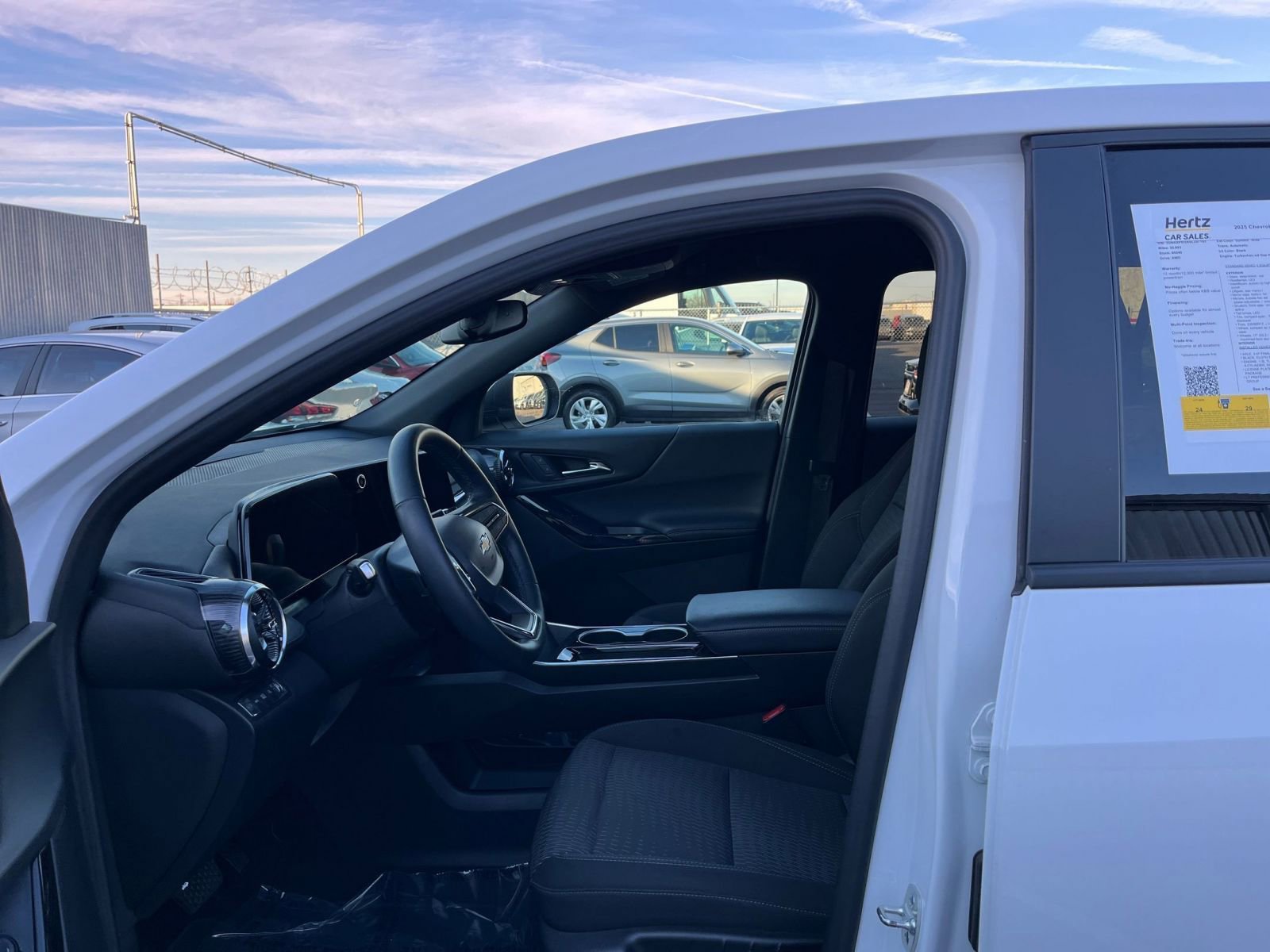 Used 2025 Chevrolet Equinox LT image 26