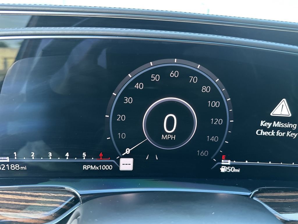 Used 2021 Cadillac Escalade Premium Luxury RWD image 41