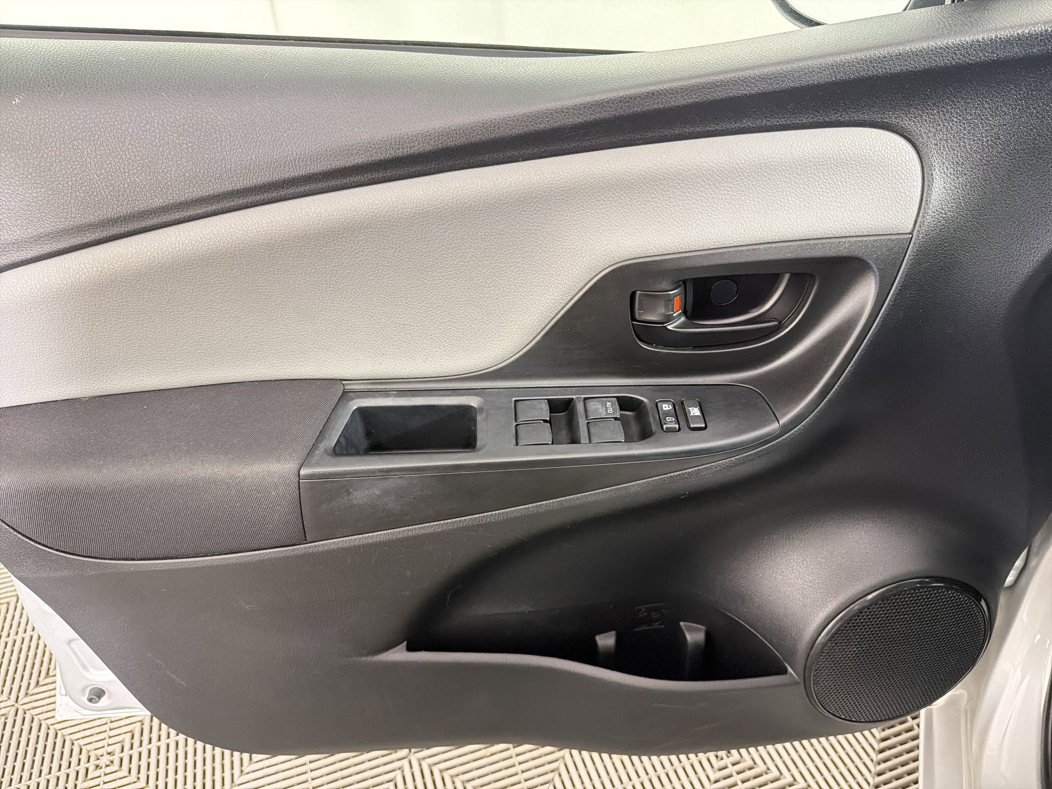 Used 2017 Toyota Yaris L w/ Carpet Mat Package image 13