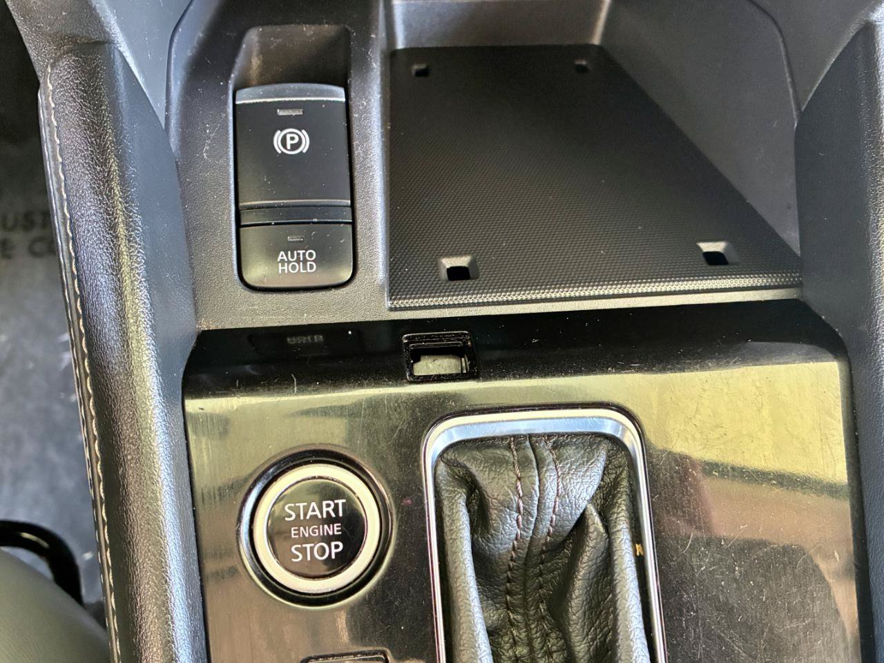 Used 2021 Nissan Kicks SR w/ SR Premium Package FWD image 25