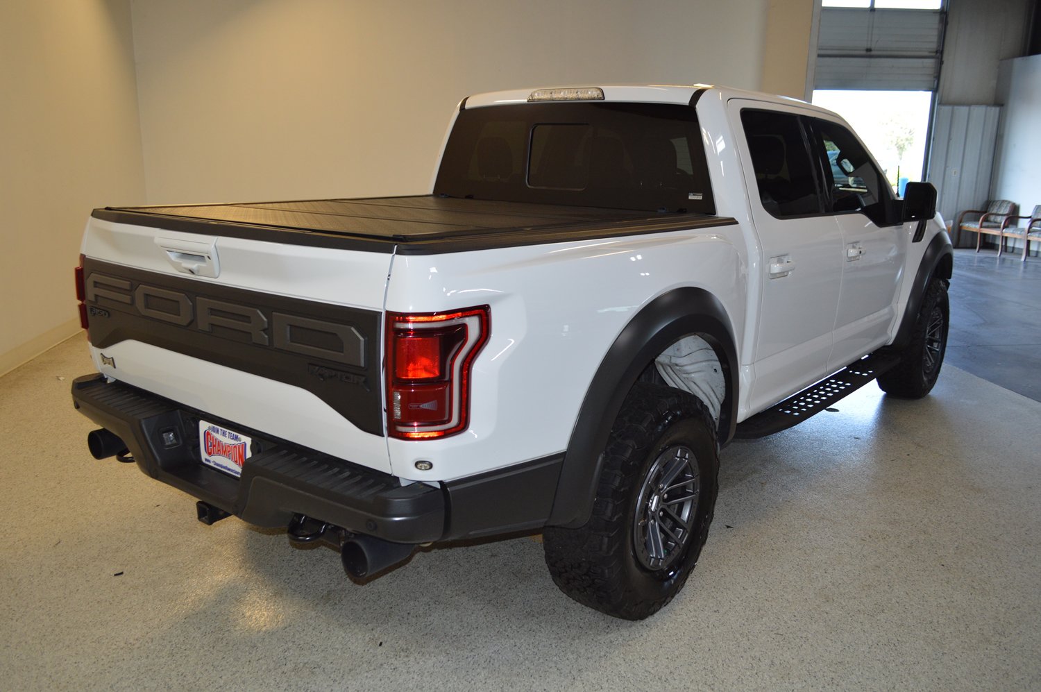 Used 2020 Ford F150 Raptor w/ Equipment Group 802A Luxury AWD/4WD image 3