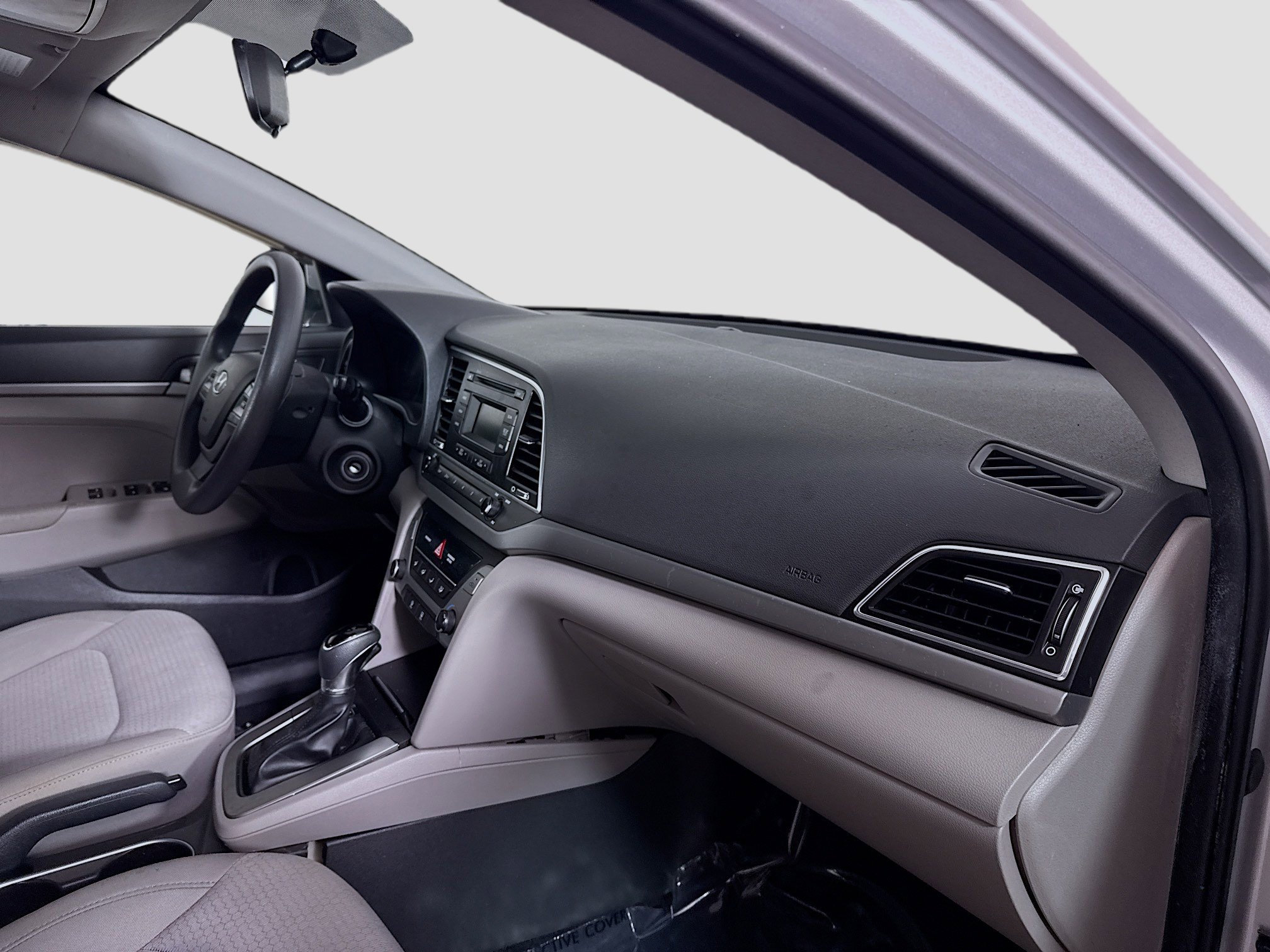 Used 2017 Hyundai Elantra SE w/ Cargo Package image 28