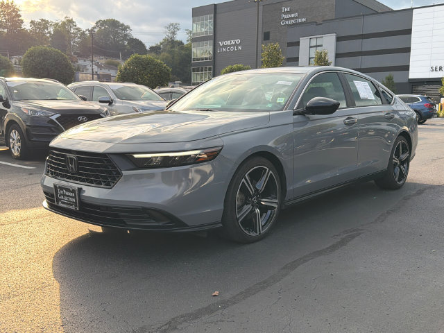 Used 2023 Honda Accord Sport image 3