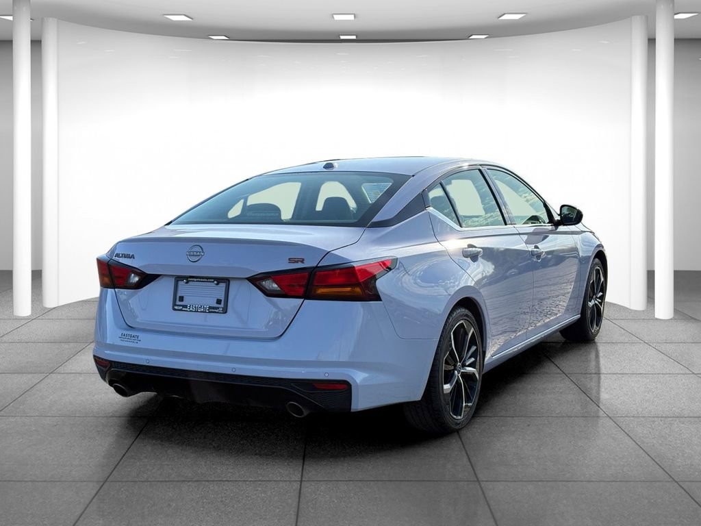 Used 2024 Nissan Altima 2.5 SR FWD image 7