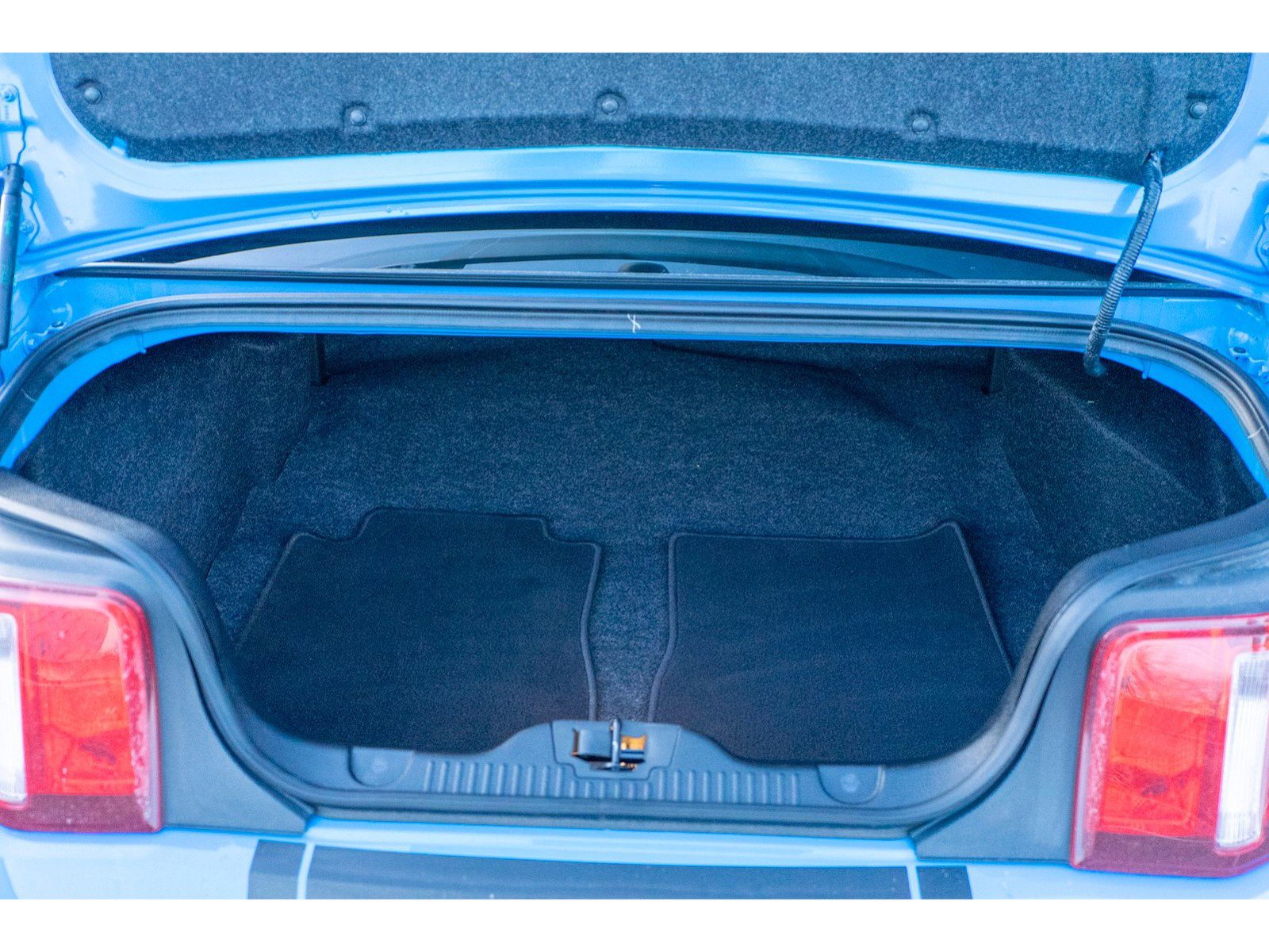 Used 2011 Ford Mustang GT w/ Security Pkg image 8