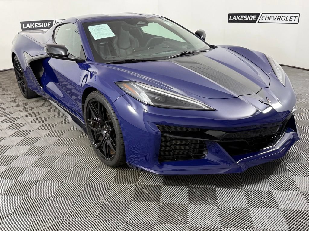 Used 2025 Chevrolet Corvette Z06 RWD image 8