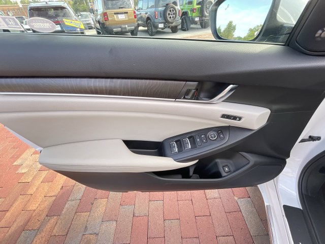 Used 2020 Honda Accord Touring image 10