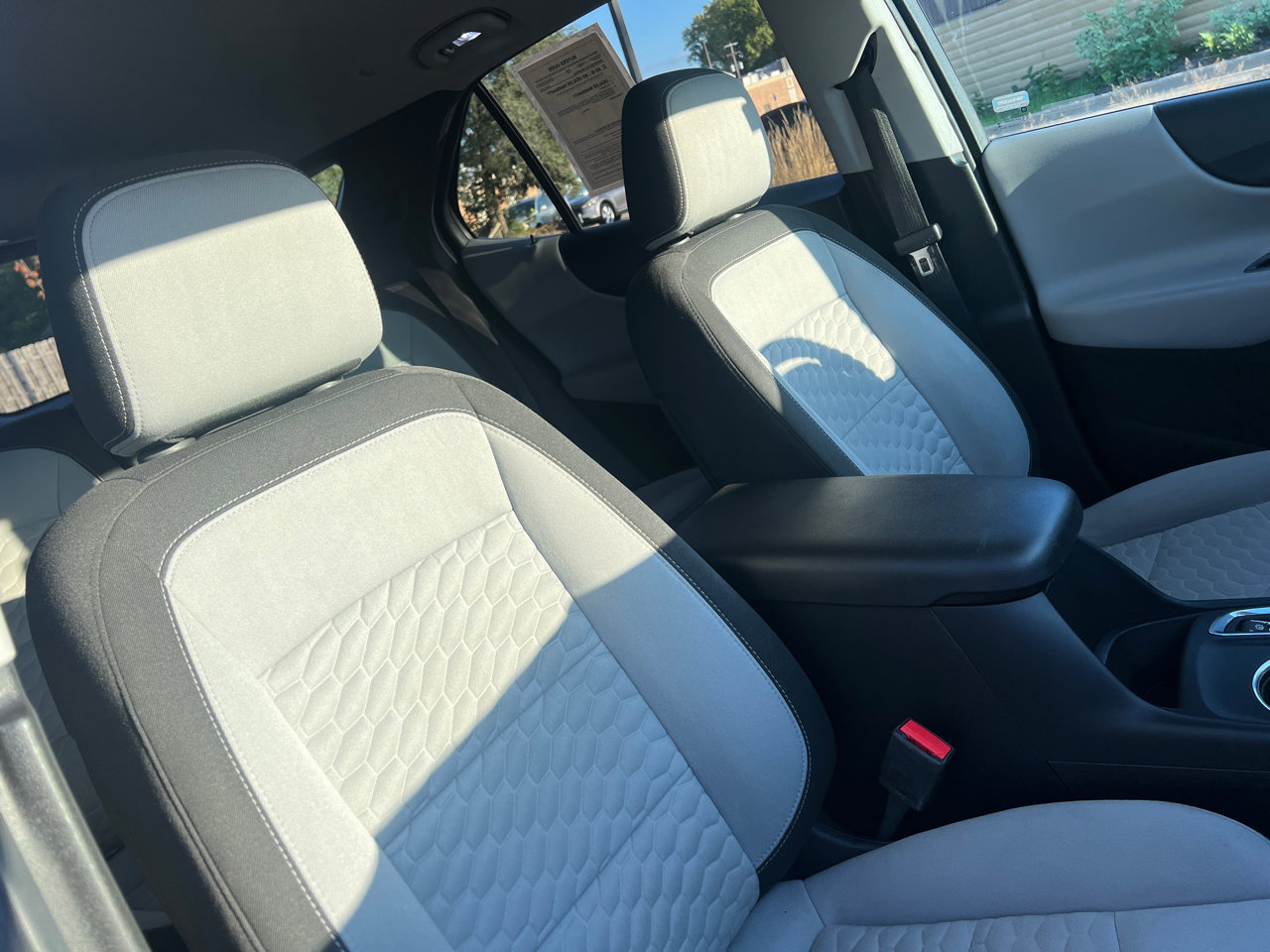 Used 2020 Chevrolet Equinox LT w/ Driver Convenience Package image 42