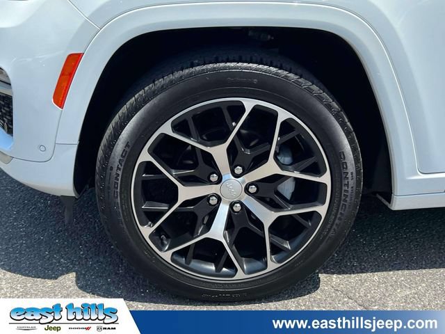 Certified 2023 Jeep Grand Cherokee Summit AWD/4WD image 11