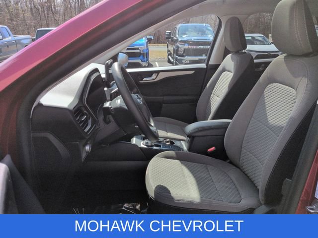Used 2021 Ford Escape SE w/ SE Sport Appearance Package image 20