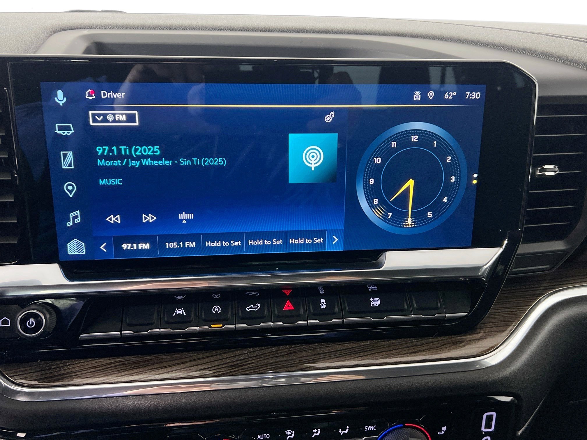 Used 2025 Chevrolet Silverado 1500 LT image 28