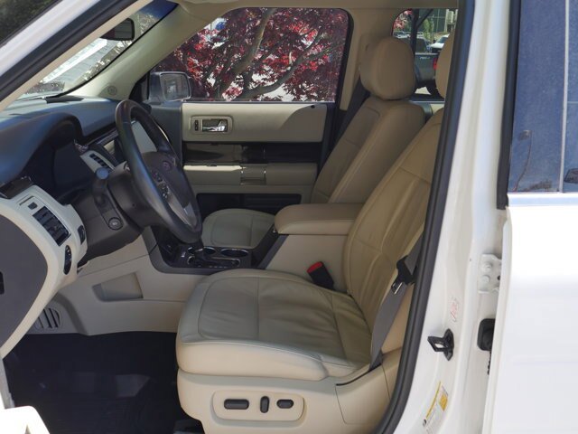 Certified 2019 Ford Flex SEL w/ Equipment Group 202A AWD/4WD image 3