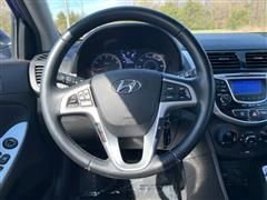 Used 2013 Hyundai Accent SE image 17
