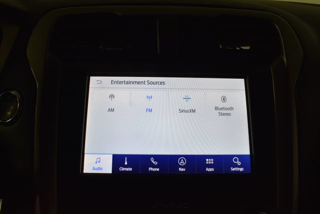 Used 2020 Ford Fusion SE FWD image 19