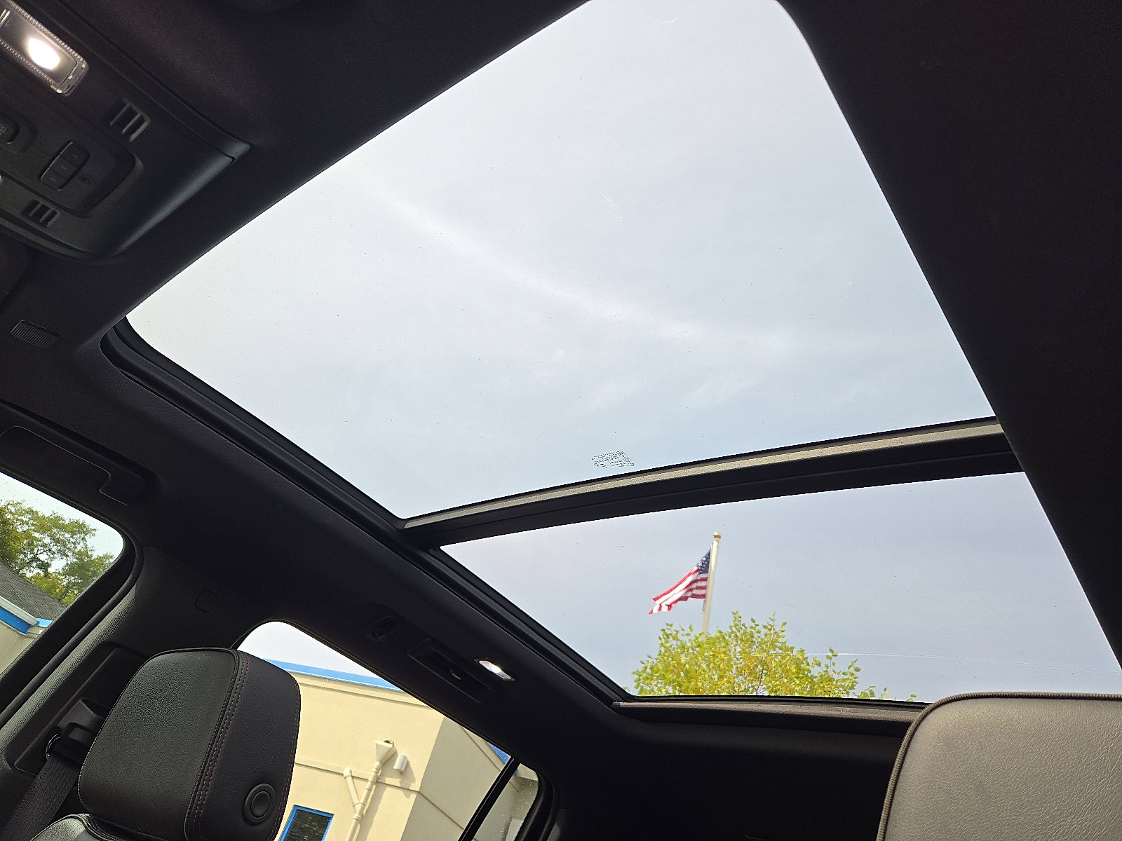 Used 2023 Chevrolet Suburban RST w/ Luxury Package image 14