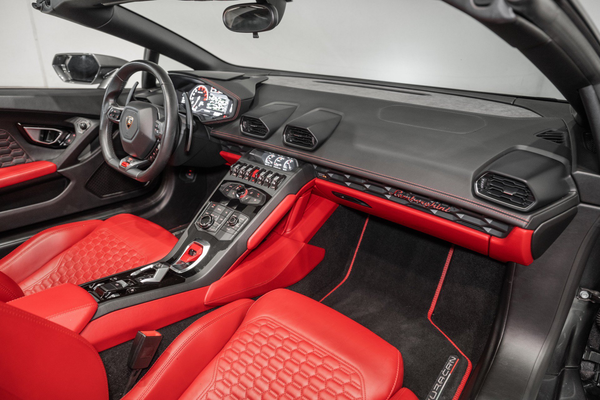 Used 2016 Lamborghini Huracan LP 610-4 AWD/4WD image 16