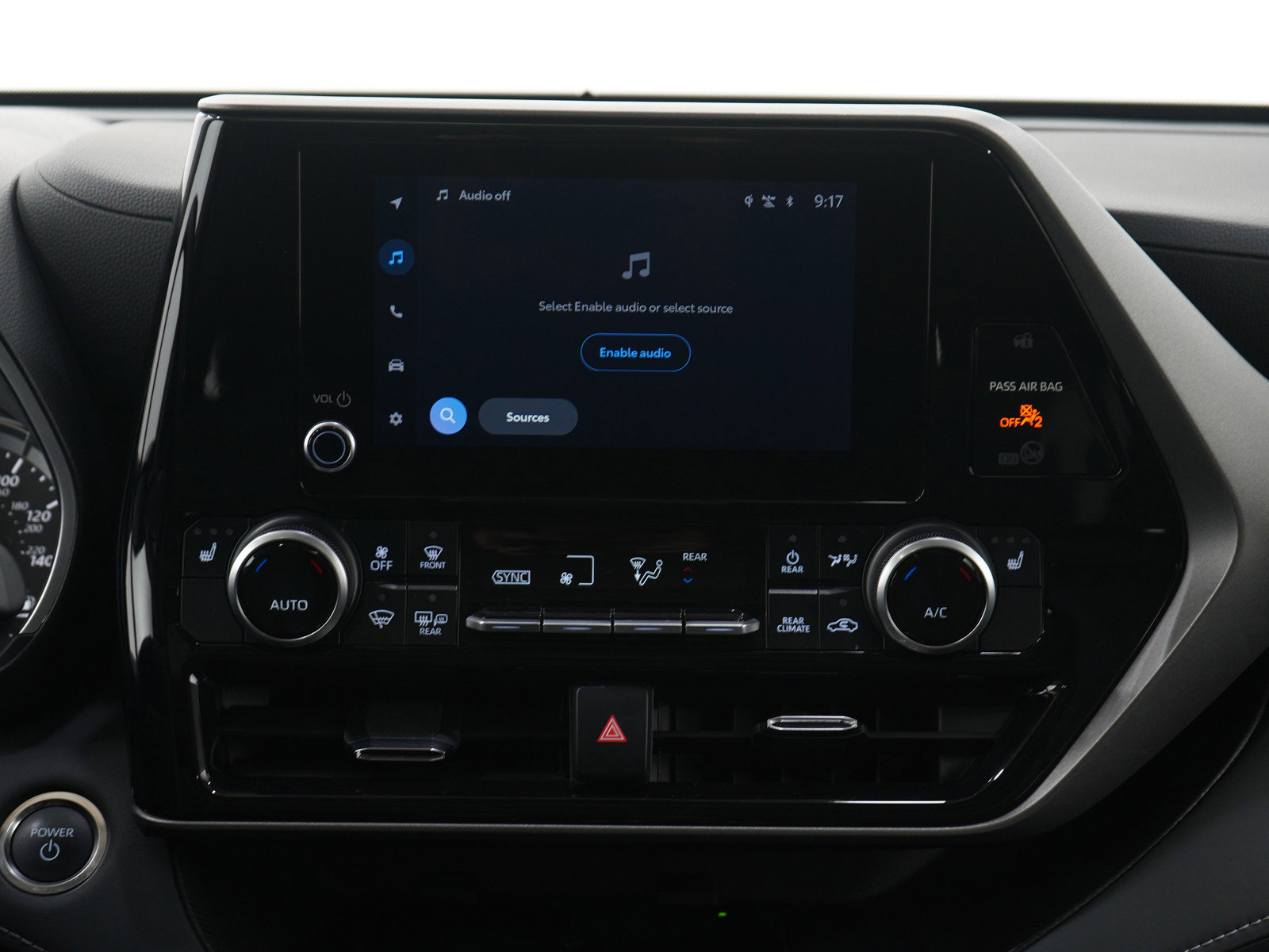 Used 2024 Toyota Highlander XLE image 15