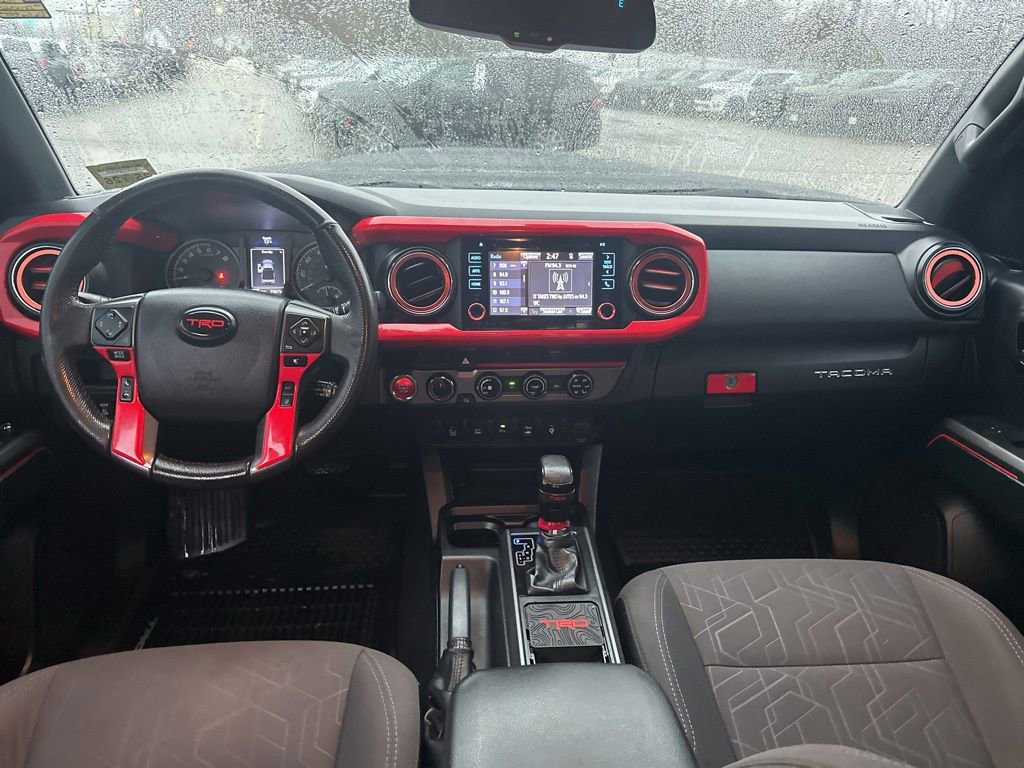 Used 2018 Toyota Tacoma TRD Sport w/ Technology Package image 16