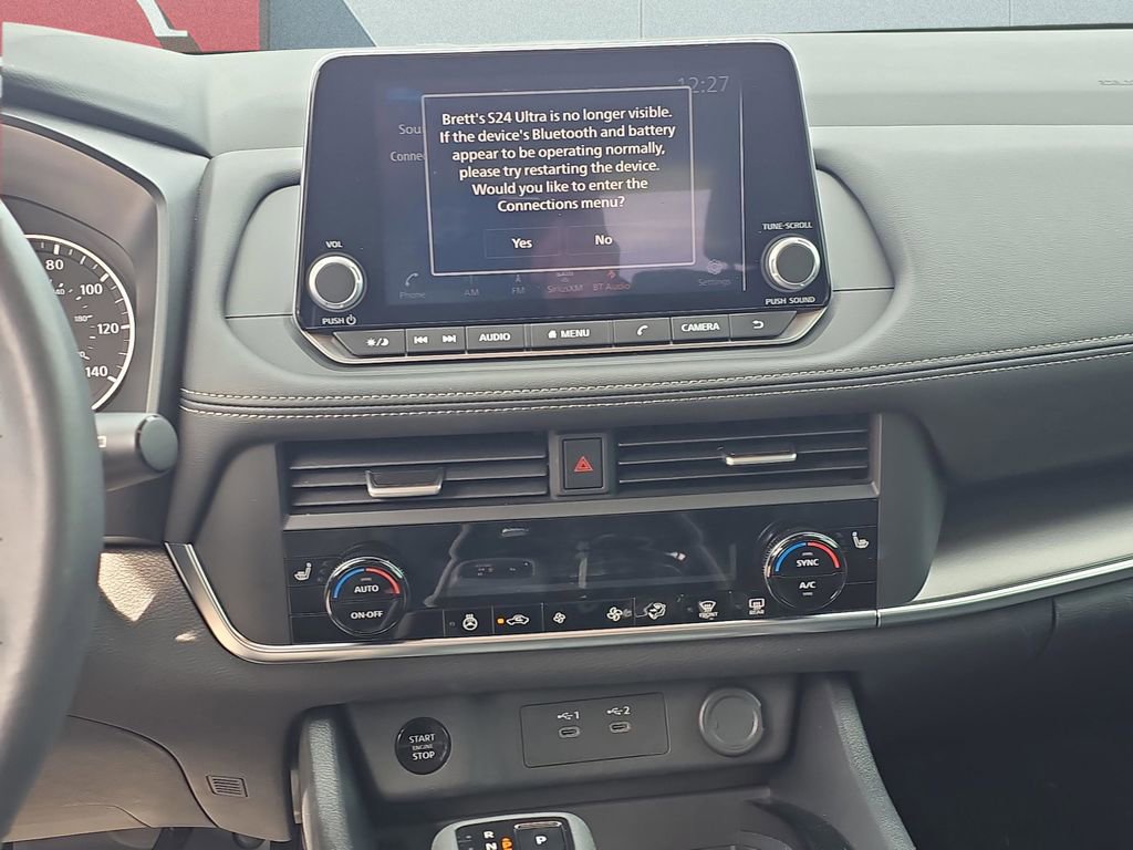 Used 2024 Nissan Rogue SV w/ SV Premium Package image 18