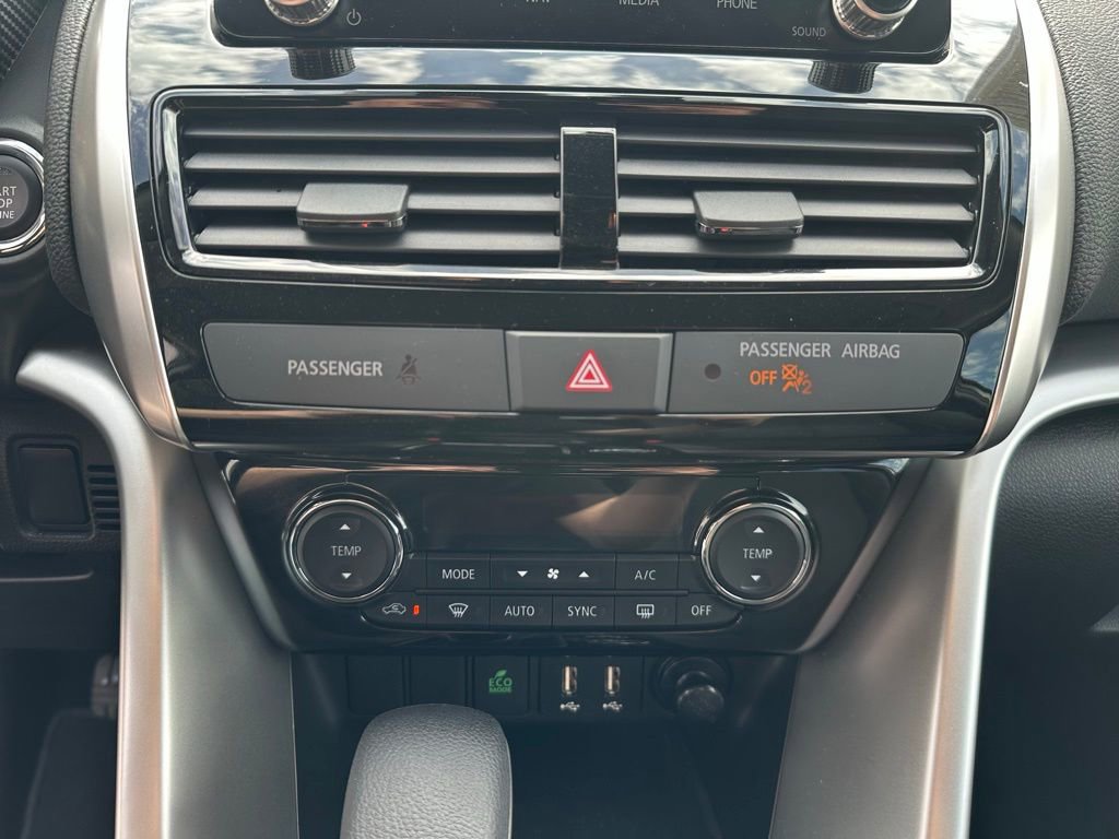 Used 2025 Mitsubishi Eclipse Cross SE image 24