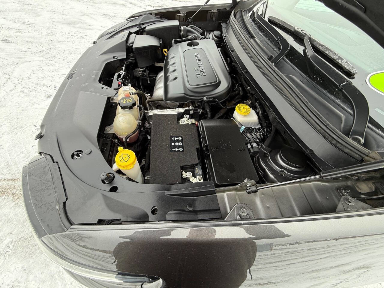 Used 2021 Jeep Cherokee Latitude Plus AWD/4WD image 2