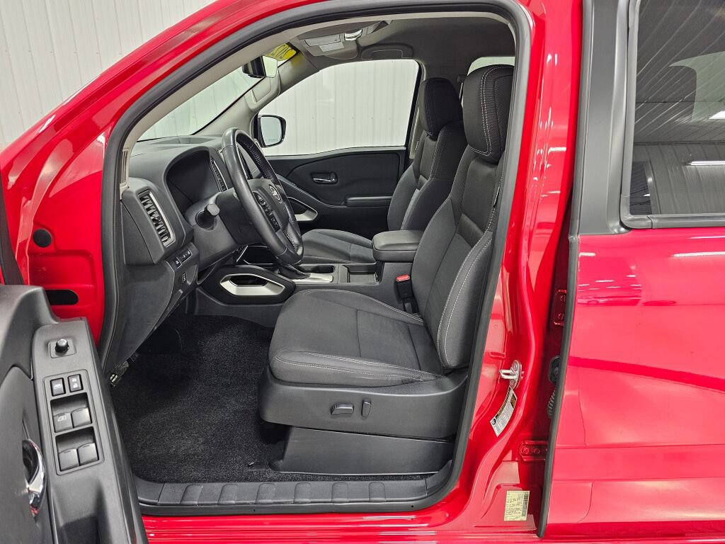 Used 2022 Nissan Frontier SV AWD/4WD image 11