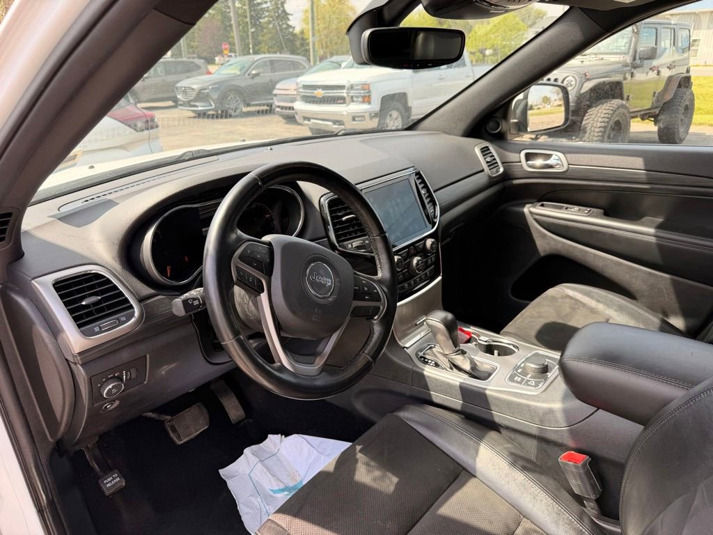 Used 2020 Jeep Grand Cherokee Altitude AWD/4WD image 8