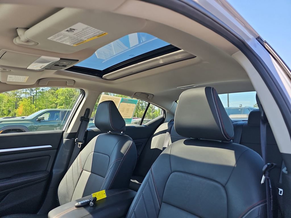 Used 2024 Nissan Altima 2.5 SR w/ SR Premium Package image 34