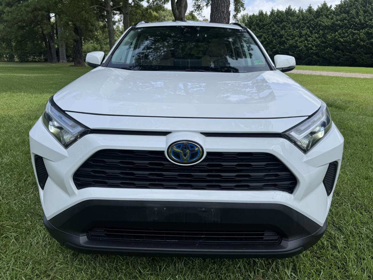 Used 2022 Toyota RAV4 XLE image 3