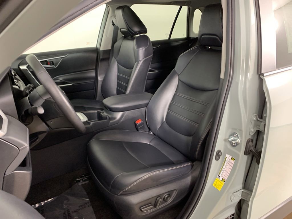 Used 2023 Toyota RAV4 XLE Premium AWD/4WD image 30