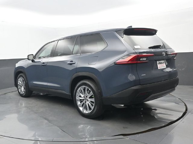 Used 2024 Toyota Grand Highlander AWD image 3