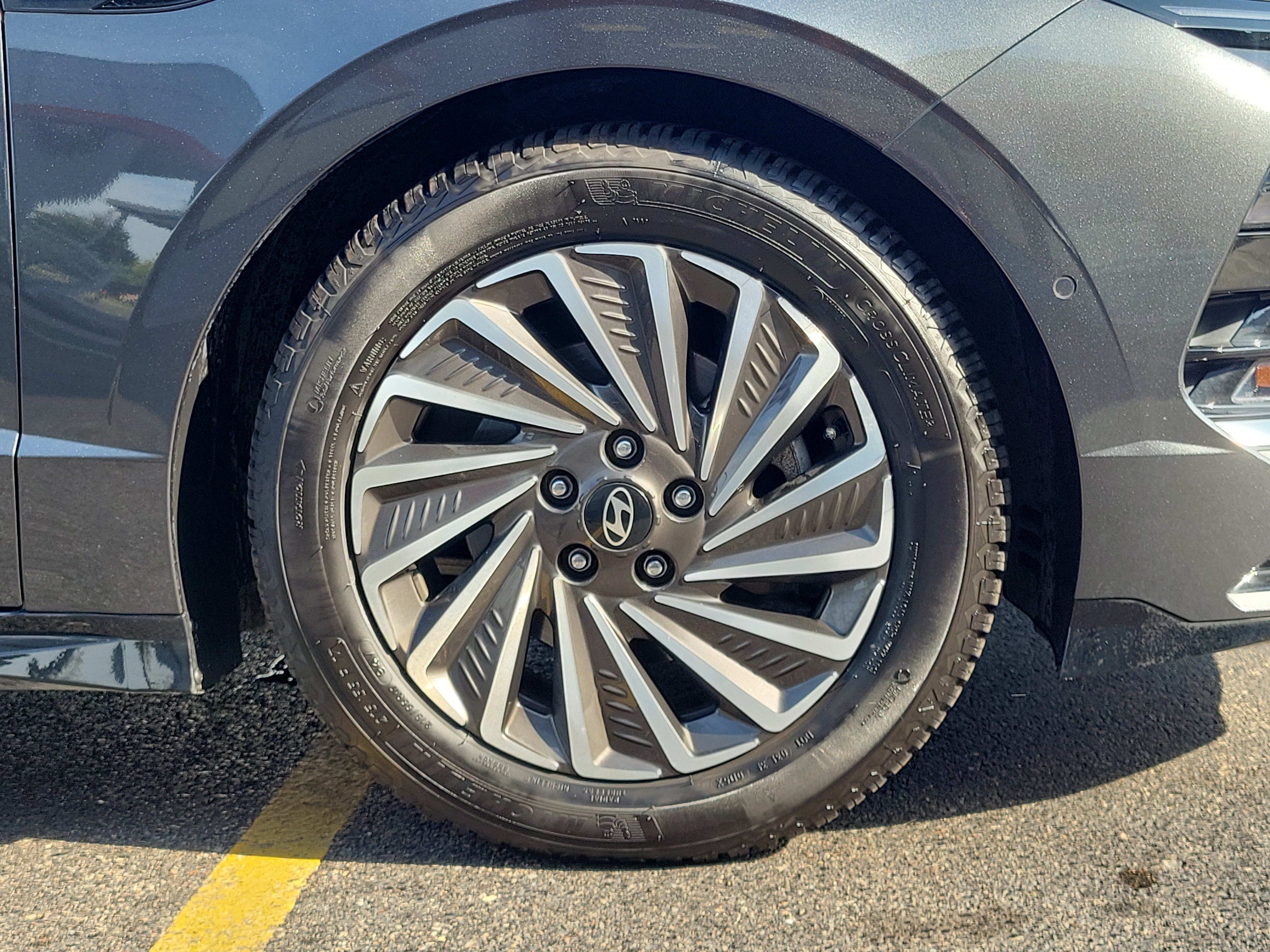 Used 2024 Hyundai Sonata Limited FWD image 5
