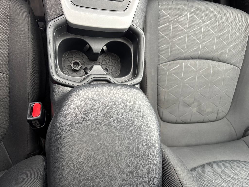 Used 2020 Toyota RAV4 XLE w/ Convenience Package image 30