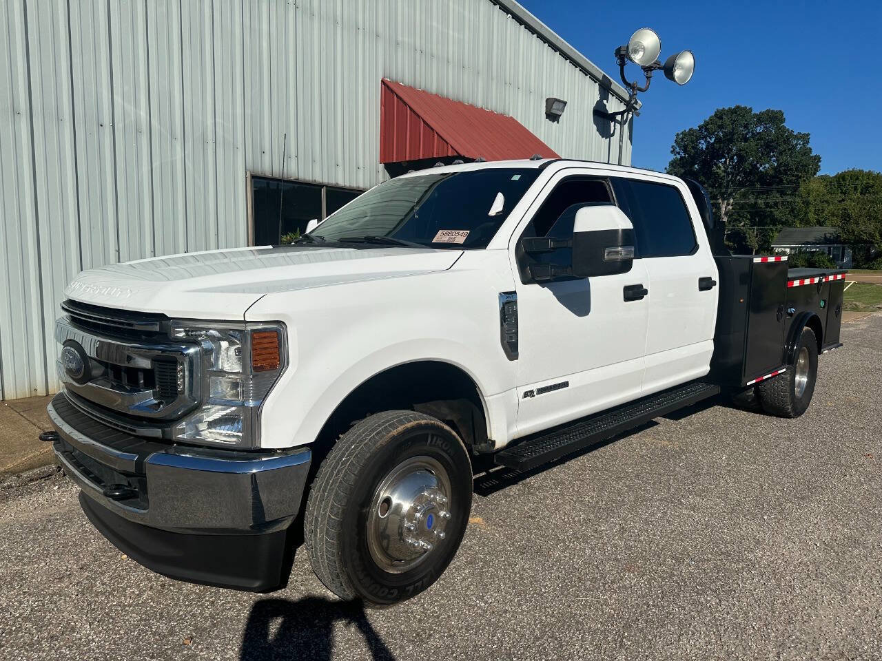 Used 2022 Ford F350 XLT image 1