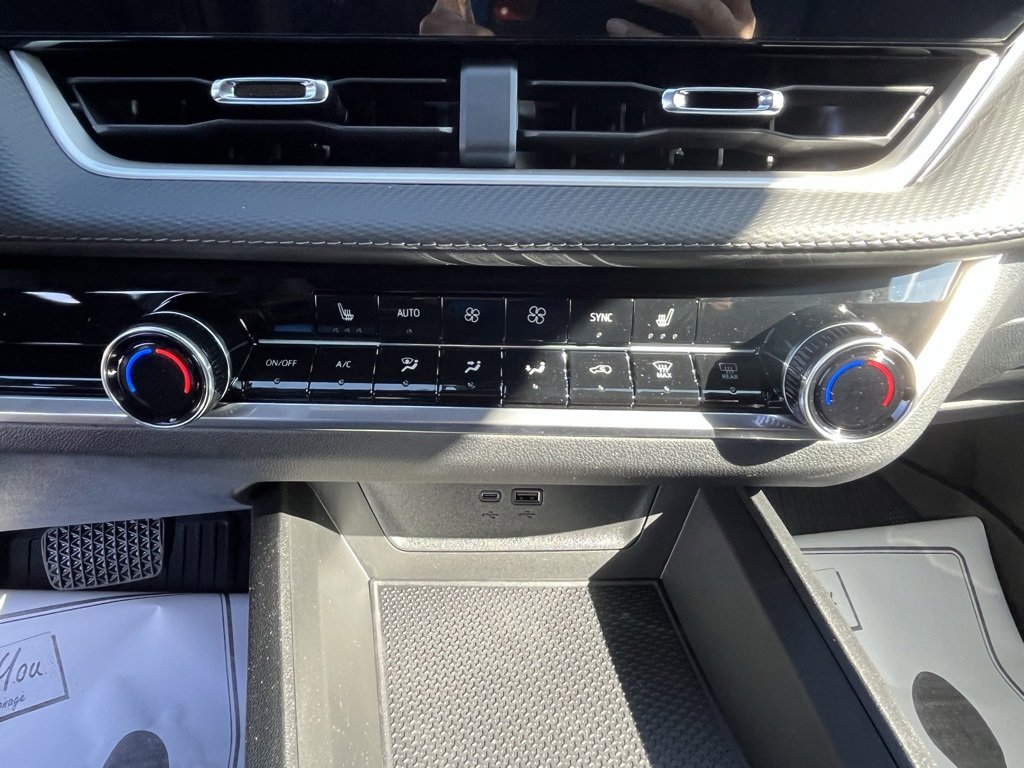 New 2026 Chevrolet Equinox LT w/ Convenience Package II image 8