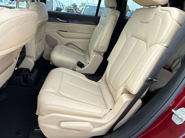 New 2025 Jeep Grand Cherokee L Limited w/ Luxury Tech Group II RWD image 9