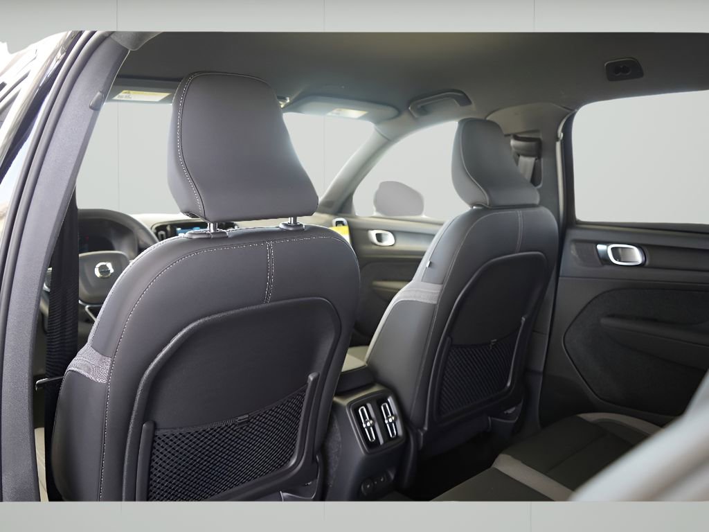 New 2025 Volvo EX40 Core w/ Climate Package image 19