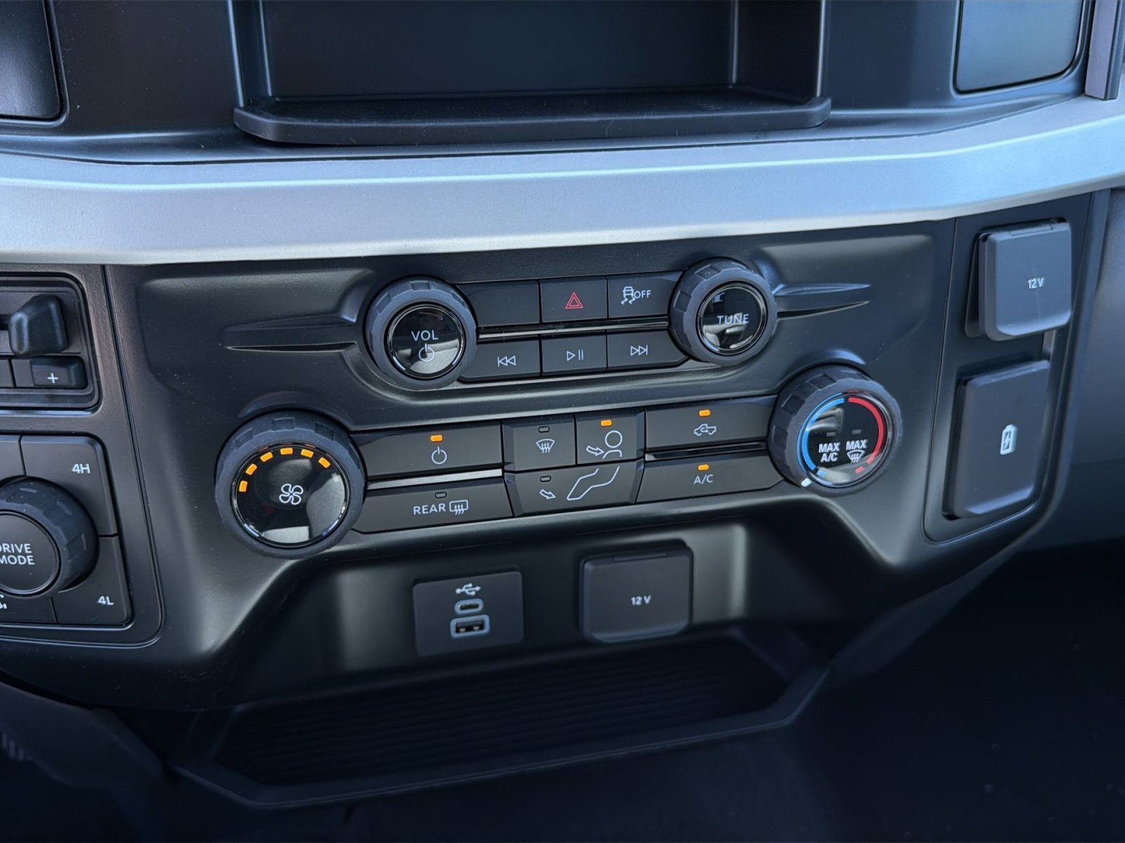 New 2026 Ford F250 XL w/ STX Appearance Package AWD/4WD image 22