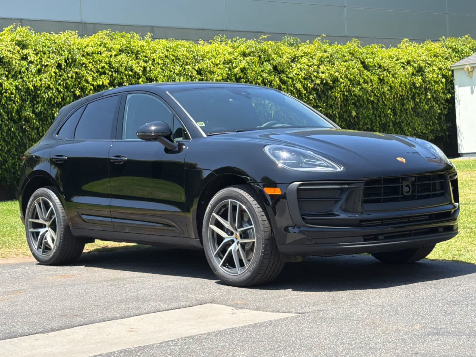 New 2026 Porsche Macan AWD/4WD image 10