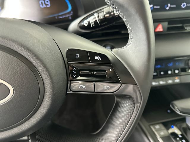 Used 2025 Hyundai Elantra Sport image 16