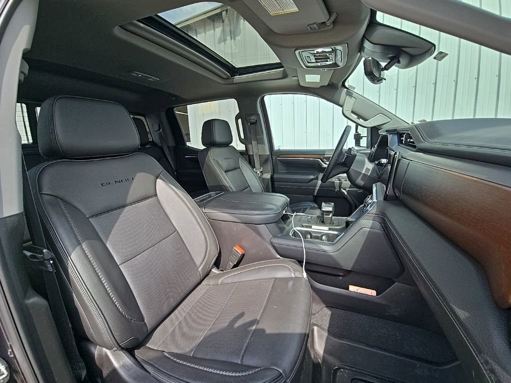 Used 2024 GMC Sierra 1500 Denali w/ Denali Reserve Package AWD/4WD image 16