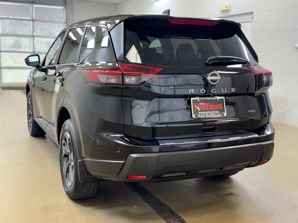 Certified 2026 Nissan Rogue SV AWD/4WD image 7
